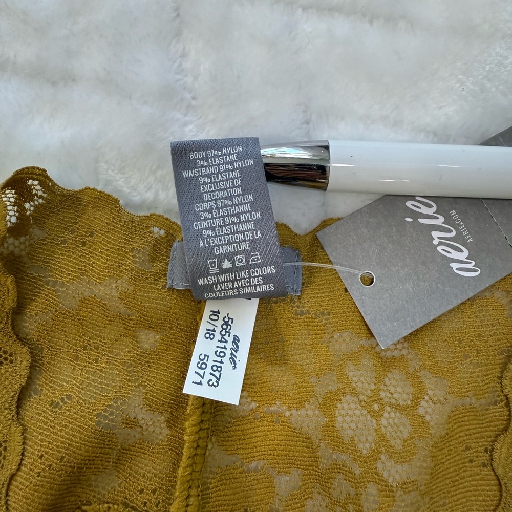 Nwt $12 Aerie American Eagle Vintage Lace Thong Panty Underwear Green Yellow M - Picture 6 of 7